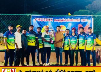 வீரமுனை மின்னொளி கிரிக்கெட்டில் மார்க்ஸ்மேன் அணி வெற்றி கிண்ணம்