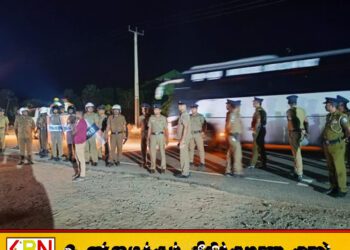 மக்களின் எதிர்ப்பை மீறி மன்னாரில் பொலிஸ் பாதுகாப்புடன் வந்தடைந்த காற்றாலை மின் கோபுரங்களின் பாகங்கள்