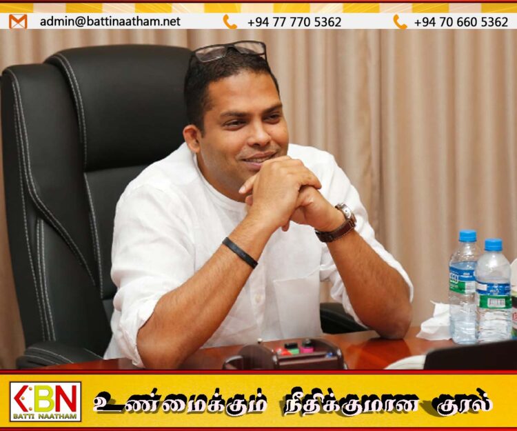 முன்னாள் அமைச்சர் ஹரின் பெர்னாண்டோ நீதிமன்றில் ஆஜர்