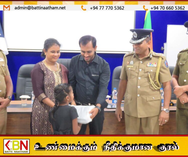 மட்டக்களப்பில் சரோஜா திட்டத்தின் கீழ் மாணவர்களுக்கு கற்றல் உபகரணங்கள் வழங்கிவைப்பு