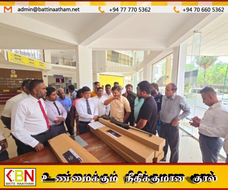 திருகோணமலை விவசாயிகளுக்கு பயிர் பாதுகாப்பிற்க்காக துப்பாக்கிகள் வழங்கி வைப்பு