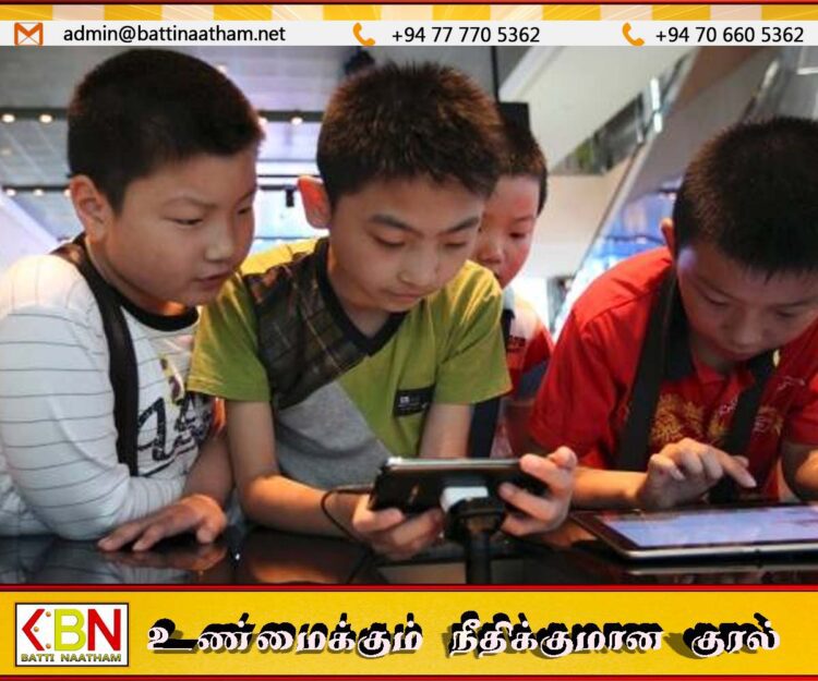 தென்கொரியாவில் பாடசாலை மாணவர்கள் கையடக்கத் தொலைபேசி பயன்படுத்த தடை