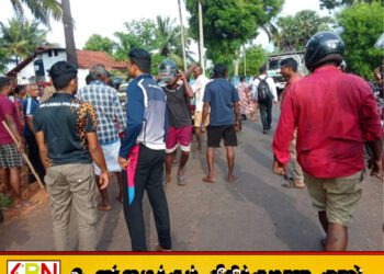 யாழில் தெல்லிப்பளை வைத்தியசாலை வீதியில் வாள்வெட்டு தாக்குதல்; குடும்பஸ்தர் படுகாயம்