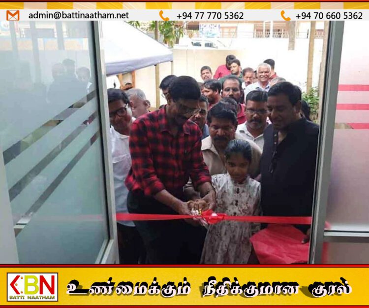 யாழ்ப்பாணத்தில் மக்கள் விடுதலை முன்னணி புதிய நூலகம் திறந்து வைப்பு
