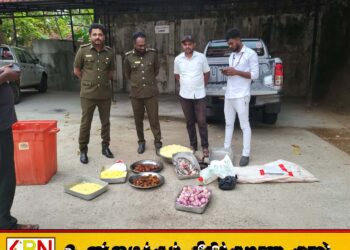 சுகாதாரத்துக்கு ஆபத்தான உணவுகள்; மட்டு புகையிரத வீதி உணவகம் ஒன்றுக்கு சீல்