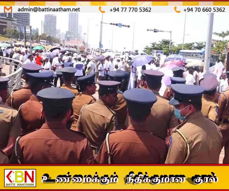 ஓய்வுபெற்ற அரச அதிகாரிகள் போராட்டம்; காலி முகத்திடல் வீதியில் போக்குவரத்து பாதிப்பு
