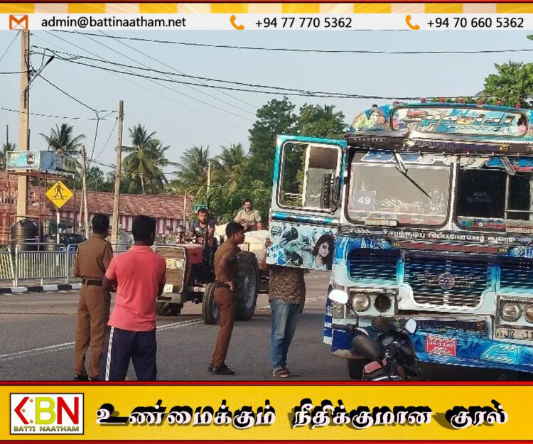 முல்லைத்தீவு ஒட்டுசுட்டானில் ஆடைத்தொழிற்சாலை ஊழியர்கள் பயணித்த பேருந்து விபத்து; பலர் காயம்