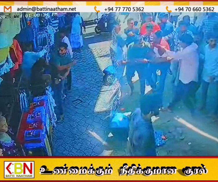 மட்டு நகரில் இரு ஆடை விற்பனை நிலையங்களுக்கு இடையே கைகலப்பு
