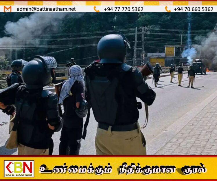 பாகிஸ்தான் ஆக்கிரமிப்பு காஷ்மீரில் போராட்ட வெடிப்பு; பொதுமக்கள் மீது இராணுவ துப்பாக்கிச்சூடு, 12 பேர் உயிரிழப்பு