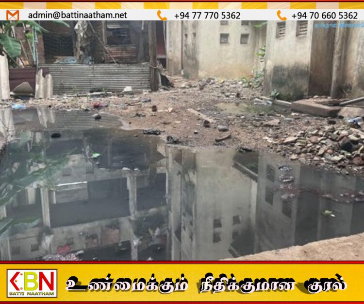 கல்முனை இஸ்லாமபாத் சுனாமி வீட்டுத் திட்டத்தில் கழிவு நீர் பிரச்சனையால் மக்கள் அவதி