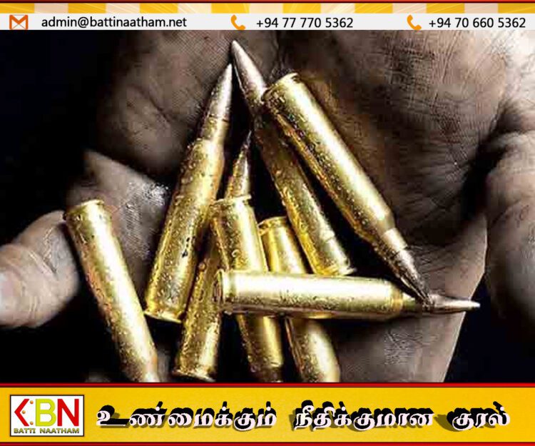 மருத்துவமனை உதவியாளரின் மோட்டார் சைக்கிளில் மறைத்து வைக்கப்பட்டிருந்த ஆயுதத் தோட்டாக்கள் மீட்பு