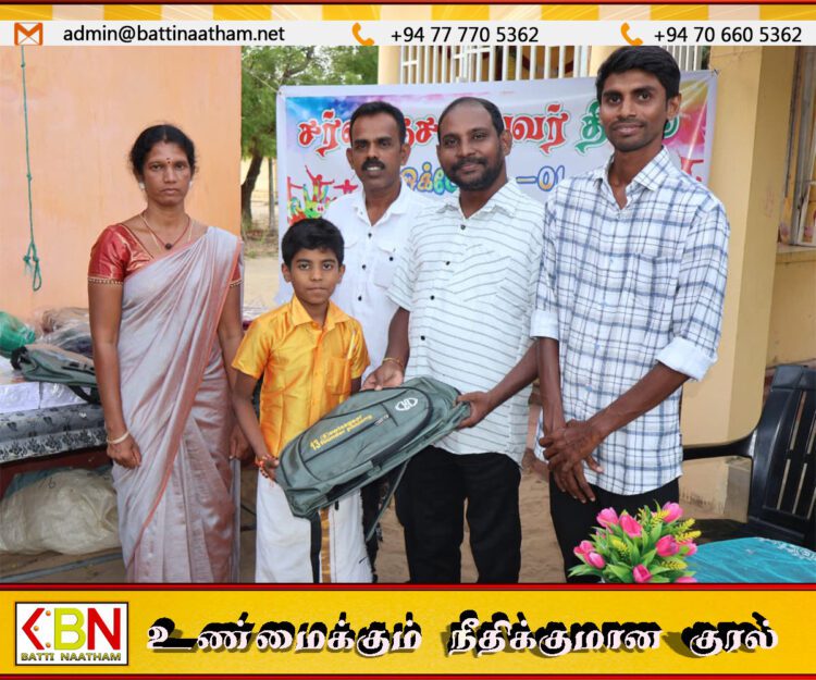 மட்டக்களப்பில் சர்வதேச சிறுவர் தின விழாவில் மாணவர்களுக்கு பரிசுகள் வழங்கல் நிகழ்வு
