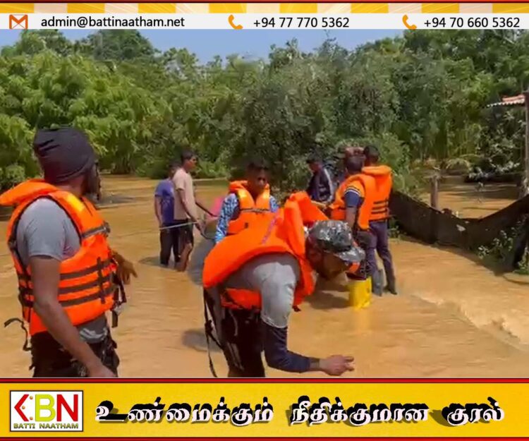 மாவில் ஆறு அணைக்கட்டு உடைப்பில் ஏற்பட்ட வெள்ளம்; இதுவரை விமானம் மூலம் 55 பேர் மீட்பு