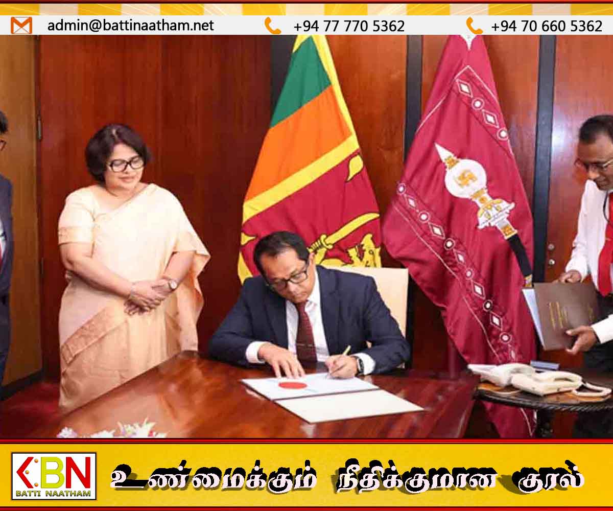 மூன்று சட்டமூலங்களை சான்றுரைப்படுத்தினார் சபாநாயகர்
