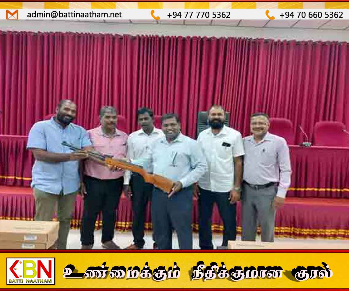 குரங்கு தொல்லை கட்டுப்படுத்த துப்பாக்கி வழங்கிய எம்.பி