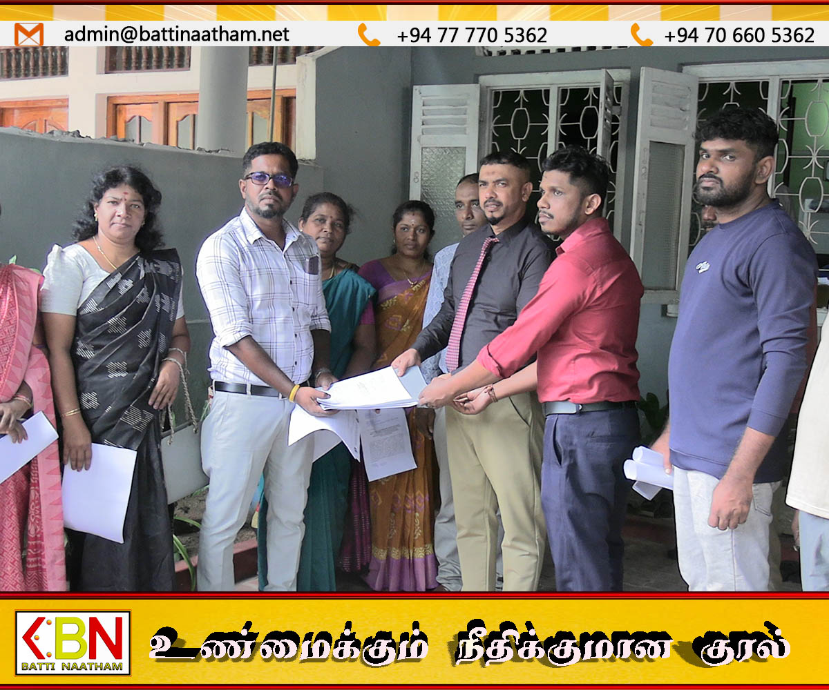 எமக்கு ஆசிரியர் பணியே வேண்டும்-வேறு திணைக்கள பதவிகள் வேண்டாம்; மட்டு அபிவிருத்தி உத்தியோகத்தர்கள்