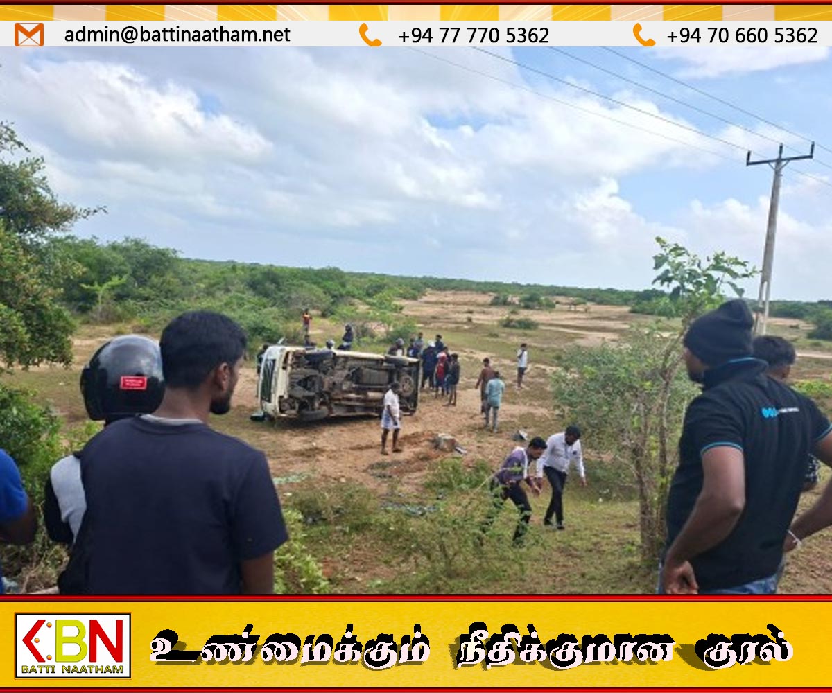 கிளிநொச்சியில் வேகக் கட்டுப்பாட்டை இழந்து குடைசாய்ந்த வாகனம்