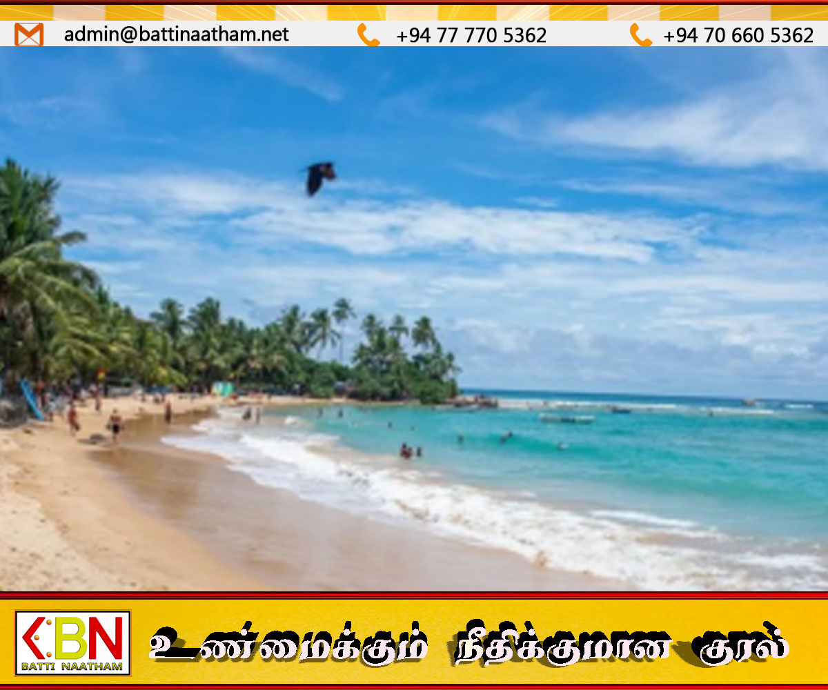 கடலில் நீராடிய இரு ரஷ்யர்கள் நீரோட்டத்தில் சிக்கி அடித்துச் செல்லப்பட்ட நிலையில் உயிர்காக்கும் பிரிவினரால் மீட்பு