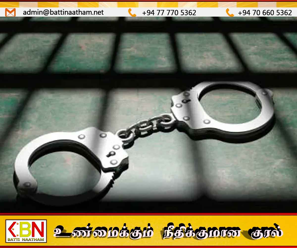 முன்னாள் அமைச்சர் ஜோன்ஸ்டன் பெர்னாண்டோவும் அவரது மகனும் கைது