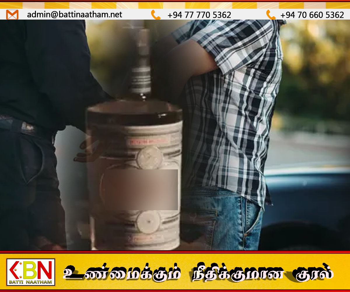 உயர் ரக மதுபான போத்தலுக்கு ஆசைப்பட்ட வனஜீவராசிகள் அலுவலக அதிகாரி கைது