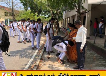 சாதாரண தரப் பரீட்சை நிறைவு; ஆசிரியர்களிடம் ஆசி பெற்று முன்மாதிரியாக விடைபெற்ற செங்கலடி மத்திய கல்லூரி மாணவர்கள்!