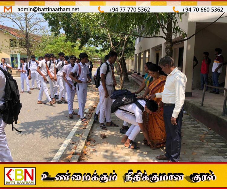 சாதாரண தரப் பரீட்சை நிறைவு; ஆசிரியர்களிடம் ஆசி பெற்று முன்மாதிரியாக விடைபெற்ற செங்கலடி மத்திய கல்லூரி மாணவர்கள்!