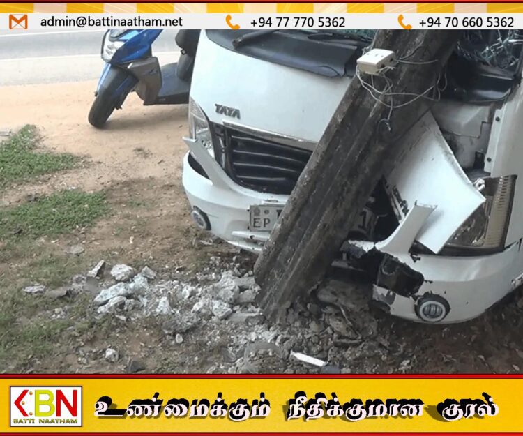 மட்டு தேற்றாத்தீவில் அதிகாலை பாரிய விபத்து; மின்கம்பத்தில் மோதிய வாகனம் சேதம்