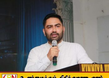 விடுமுறை தினத்தை திங்கட்கிழமை அல்லது வெள்ளிக்கிழமையாக மாற்றுமாறு இம்ரான் மகரூப் கோரிக்கை