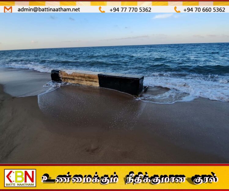 காத்தான்குடி கடற்கரையில் கரையொதுங்கிய ரெஜிபோம் போன்ற மர்மப்பொருள்