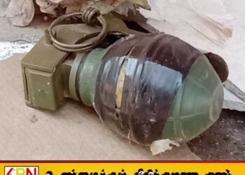 திருகோணமலையில் வீட்டின் கூரையிலிருந்து இரண்டு கை குண்டுகள் மீட்பு!