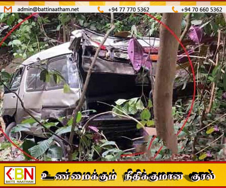 70 அடி பள்ளத்தில் வீழ்ந்த வேன்; ஒரே குடும்பத்தைச் சேர்ந்த நால்வர் உட்பட ஐவர் படுகாயம்!