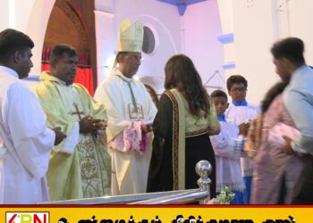மட்டக்களப்பில் பலத்த பாதுகாப்புக்கு மத்தியில் பக்திபூர்வமாக நடைபெற்ற உயிர்த்த ஞாயிறு ஆராதனை!
