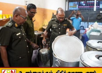 ஆலையடிவேம்பில் அதிரடி சோதனை; தரமற்ற உணவுகள் அழிப்பு, 2 உணவகங்களுக்கு சட்ட நடவடிக்கை!