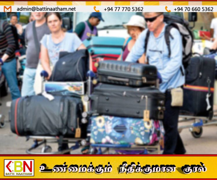 சுற்றுலாப் பயணிகளின் எண்ணிக்கை 9 இலட்சத்தைக் கடந்தது