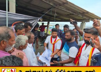 விஜய்யின் வெற்றியை கொண்டாடும் முகமாக யாழில் உணவு பொதிகள் வழங்கல்