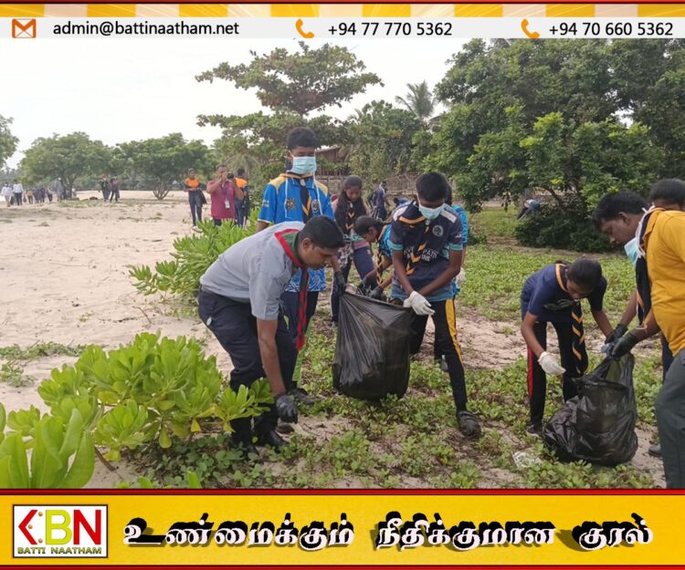 பாசிக்குடா கடற்கரையில் கிளீன் ஸ்ரீலங்கா வேலைத்திட்டத்தின் கீழ் சிரமதான பணி