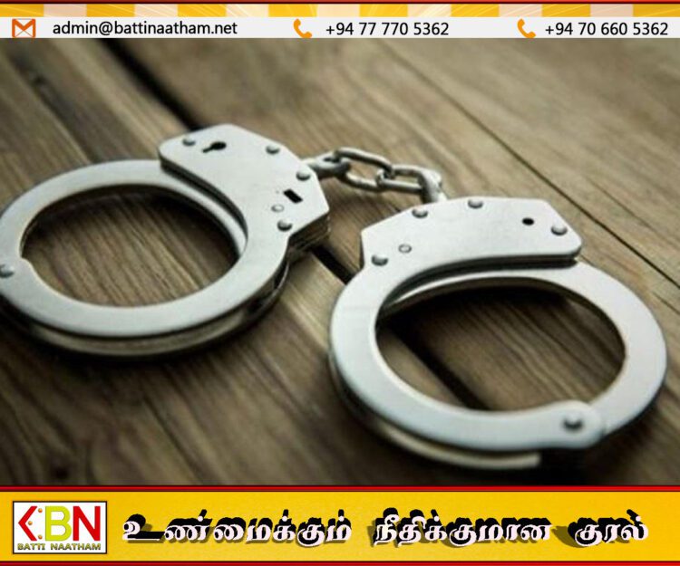 மகாவலி ஆற்றில் கோழிக்கழிவுகளைக் கொட்டிய இருவர் கைது!