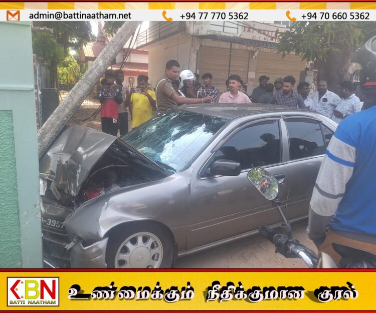 பெரியகல்லாறில் கார் விபத்து; சிறுவன் உட்பட நான்கு பேர் காயம்