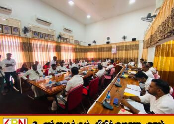முள்ளிவாய்க்கால் நினைவேந்தல் ;மட்டு மாநகரபை அமர்வில் கருப்புப்பட்டியணிந்து வந்த உறுப்பினர்கள்