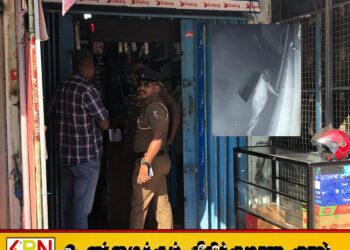 மட்டு நகரில் 3 கடைகளை உடைத்து பல இலட்சம் திருட்டு-கடையை உடைக்கும் CCTV காணொளி வெளியானது