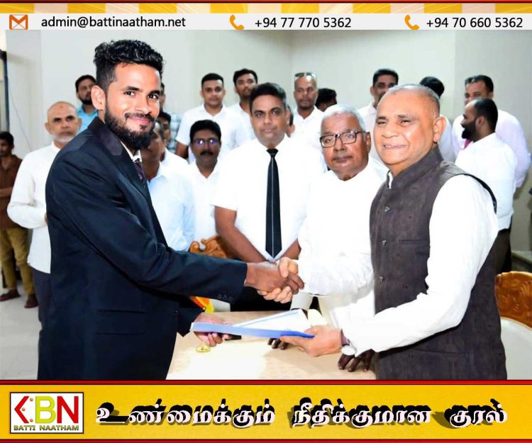 அட்டாளைச்சேனை பிரதேச சபை பிரதித் தவிசாளர் பதவியில் இருந்து பாறுக் நாஜி விலகல்