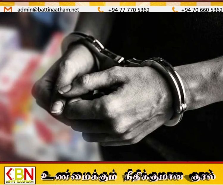 சட்டவிரோதமாக இறக்குமதி செய்யப்பட்ட வாகனப் பதிவுக்கு உதவி செய்ததாக முன்னாள் அதிகாரி கைது