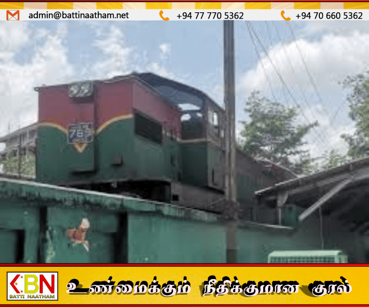 பிரதான சாலை வழியாக எடுத்துச் செல்லப்பட்ட M5-781 எஞ்சின்; இலங்கை புகையிரத வரலாற்றில் புதிய அத்தியாயம்!