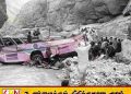 பாகிஸ்தானில் பேருந்து பள்ளத்தாக்கில் கவிழ்ந்து விபத்து; 40 பேர் பலி