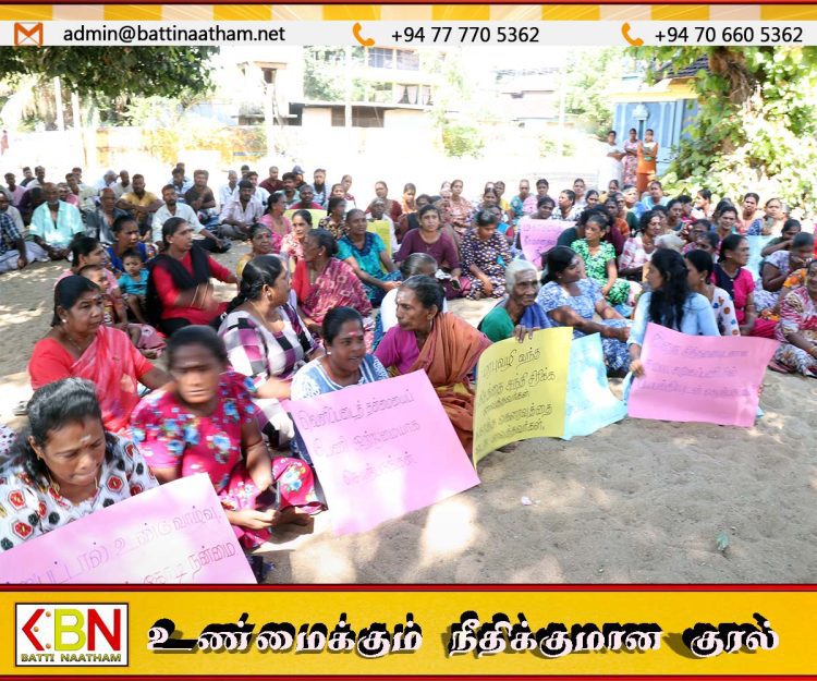 சித்தாண்டி ஸ்ரீ சித்திர வேலாயுத சுவாமி ஆலய முன்றலில் கவனயீர்ப்புப் போராட்டம்