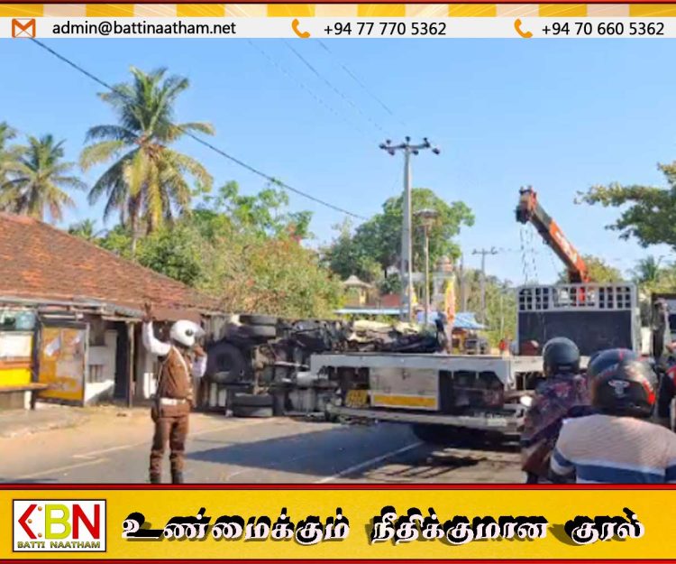 வாழைச்சேனையிலிருந்து கதிர்காமம் நோக்கி பயணித்த வாகனம் விபத்து; குழந்தைகள் உட்பட ஐந்து பேர் வைத்தியசாலையில்
