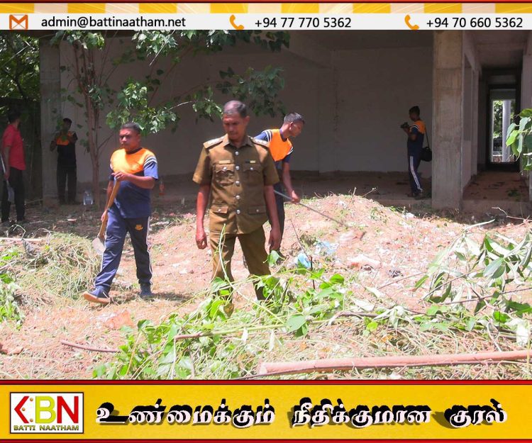 மட்டு நகரில் சுகாதார வைத்திய அதிகாரிஅலுவலகமும் இராணுவத்தினரும் இணைந்து சிரமதானம்