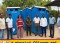 வாழைச்சேனை பிரதேச சபையிடம் தற்காலிக மலசல கூட தொகுதிகள் கையளிப்பு