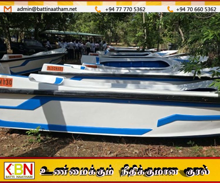 டித்வா புயலால் பாதிக்கப்பட்ட திருகோணமலை மீனவர்களுக்கு மீன்பிடிப் படகுகள் வழங்கப்பட்டது