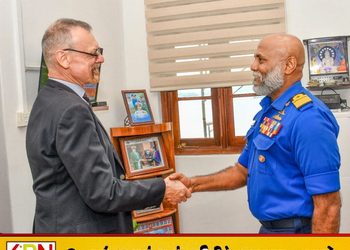 பிரான்ஸ் தூதுவர் தலைமையிலான குழு கிழக்கு கடற்படை கட்டளைக்கு விஜயம்!